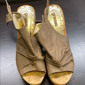 Groove Cork Wedges Sz 8